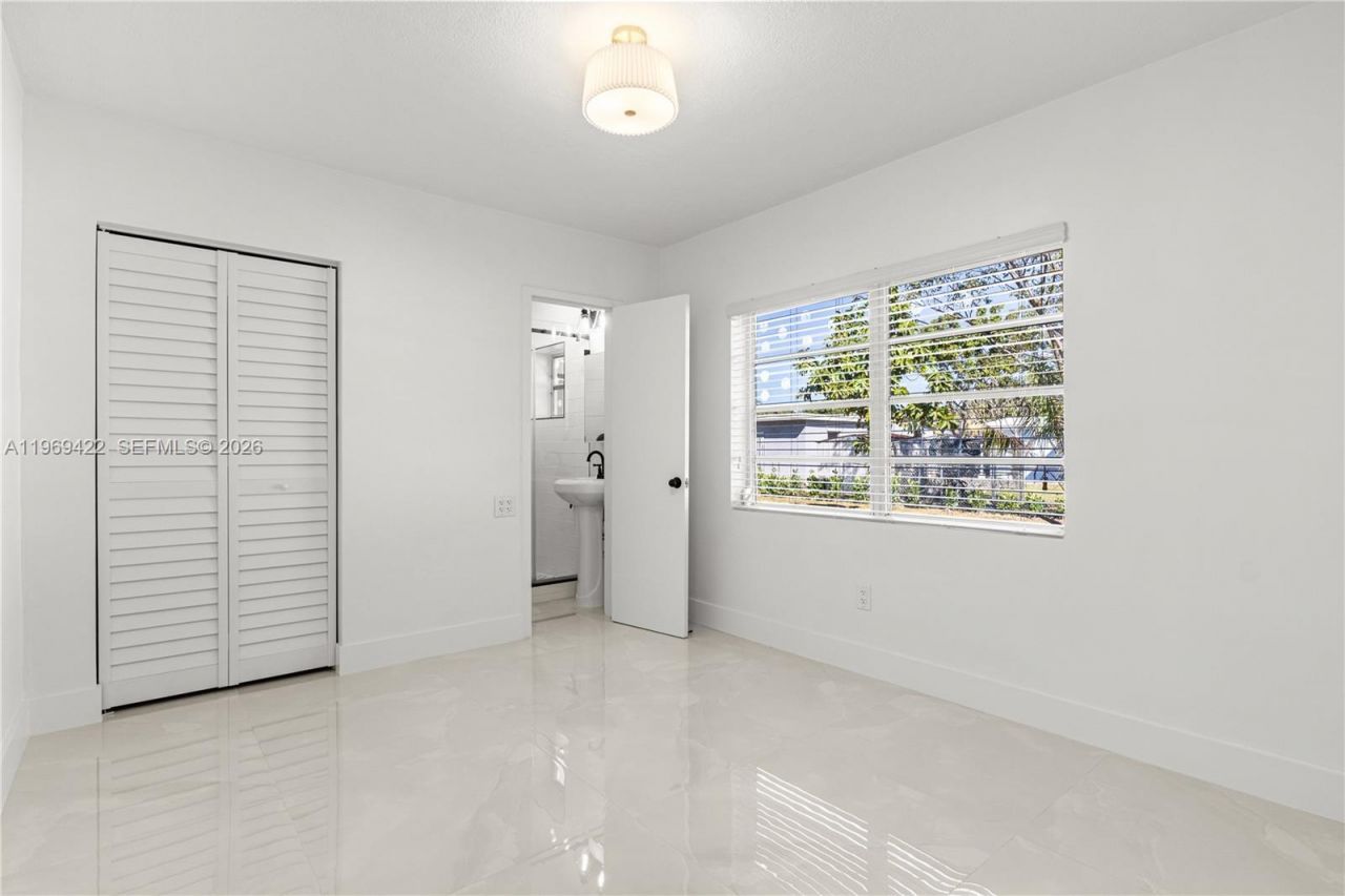 9241 Marine Dr, Cutler Bay, FL 33189 Photo