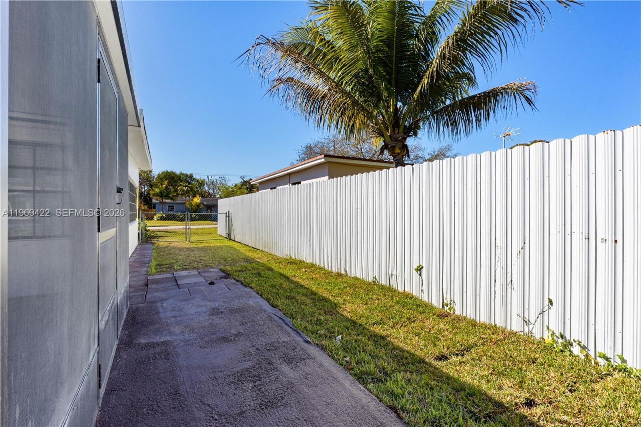 9241 Marine Dr, Cutler Bay, FL 33189 Photo