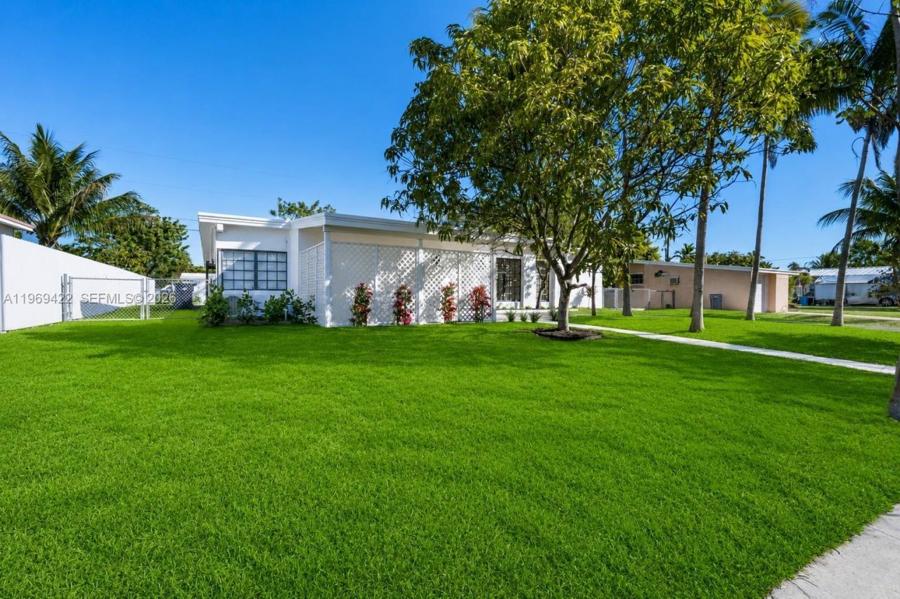 9241 Marine Dr, Cutler Bay, FL 33189 Photo
