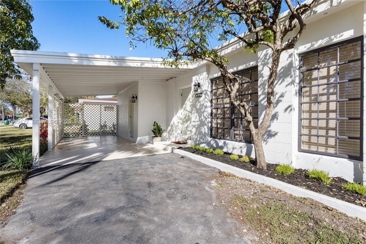9241 Marine Dr, Cutler Bay, FL 33189 Photo