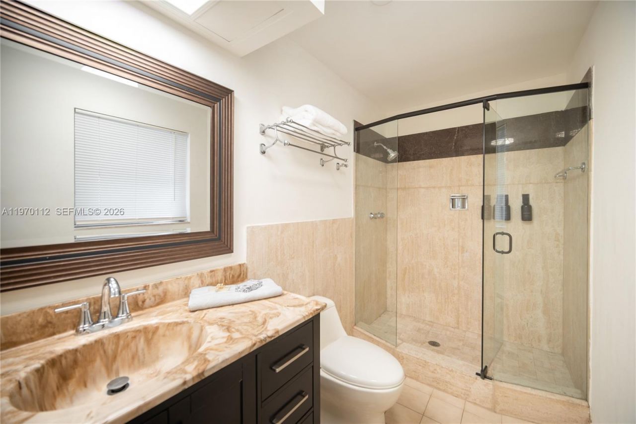 2121 NE 62nd St, Fort Lauderdale, FL 33308 Photo