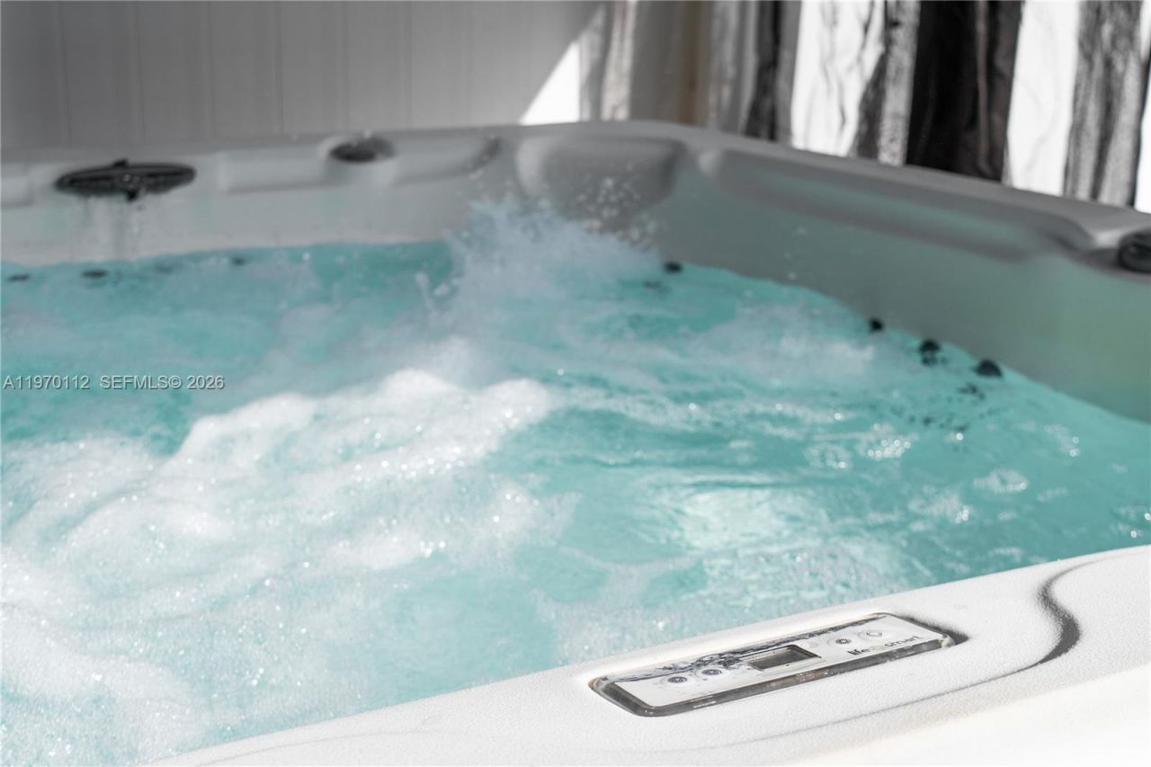 2121 NE 62nd St, Fort Lauderdale, FL 33308 Photo