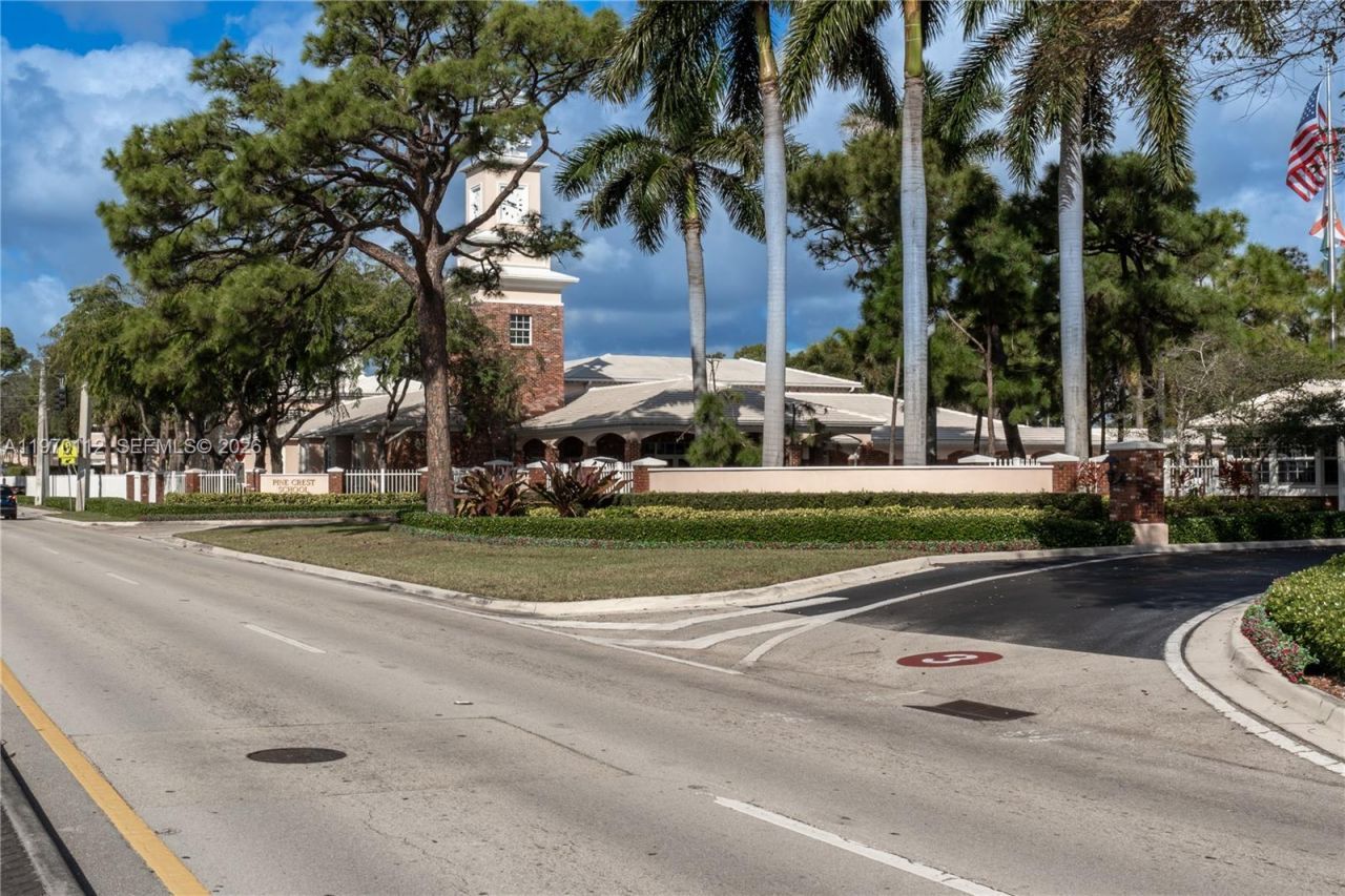 2121 NE 62nd St, Fort Lauderdale, FL 33308 Photo