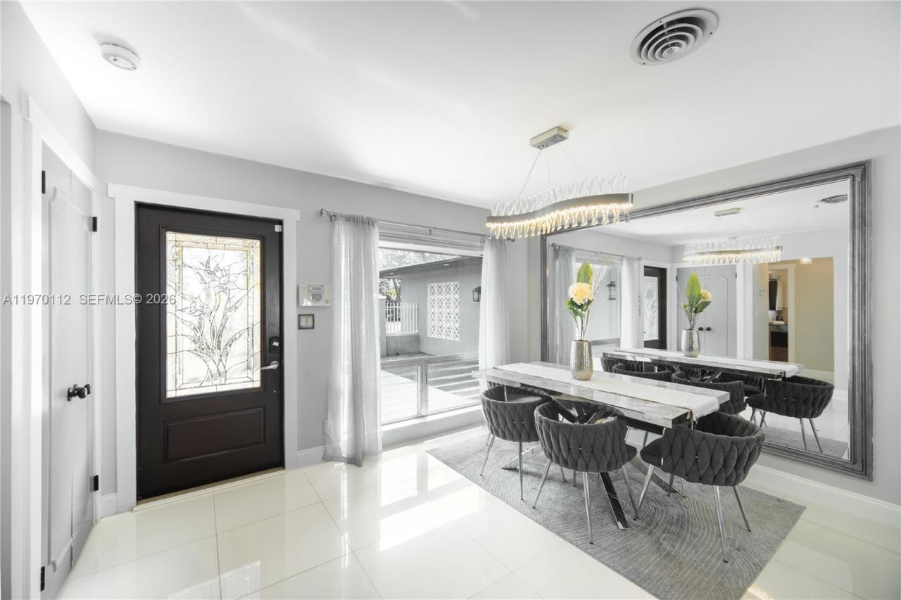 2121 NE 62nd St, Fort Lauderdale, FL 33308 Photo