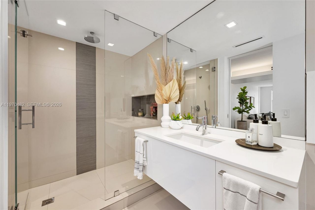 199 Ocean Lane Dr, Unit 401, Key Biscayne, FL 33149 Photo