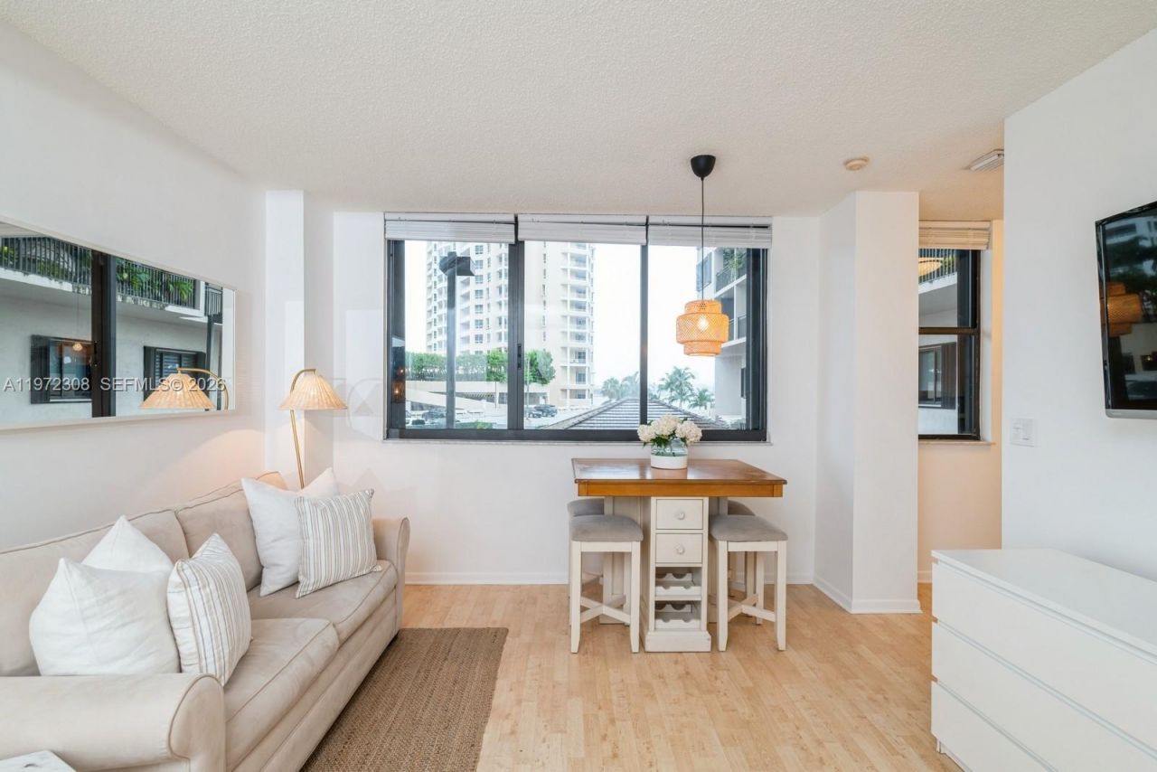 540 Brickell Key Dr, Unit 504, Miami, FL 33131 Photo