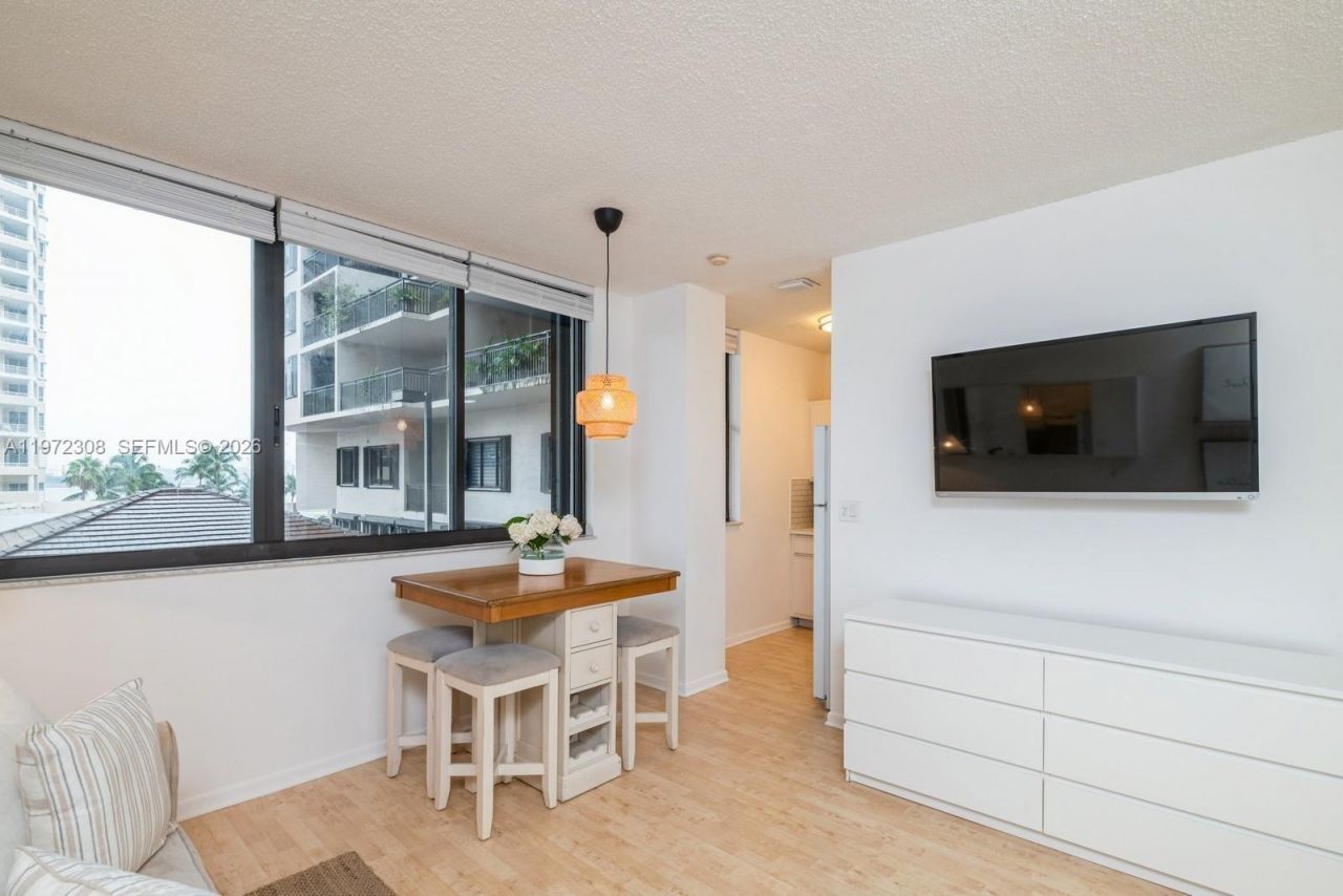 540 Brickell Key Dr, Unit 504, Miami, FL 33131 Photo