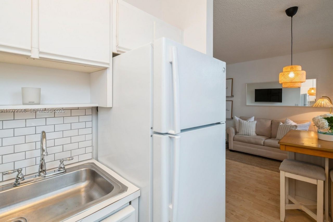 540 Brickell Key Dr, Unit 504, Miami, FL 33131 Photo