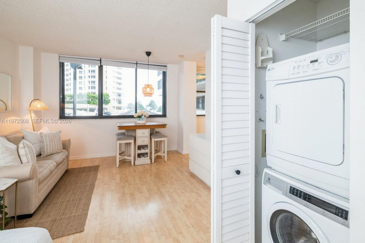 540 Brickell Key Dr, Unit 504, Miami, FL 33131 Photo