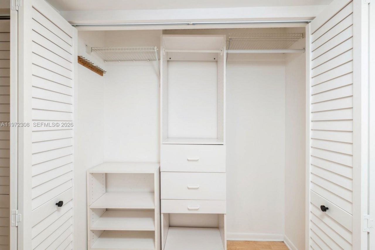 540 Brickell Key Dr, Unit 504, Miami, FL 33131 Photo