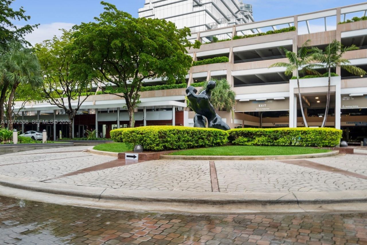 540 Brickell Key Dr, Unit 504, Miami, FL 33131 Photo