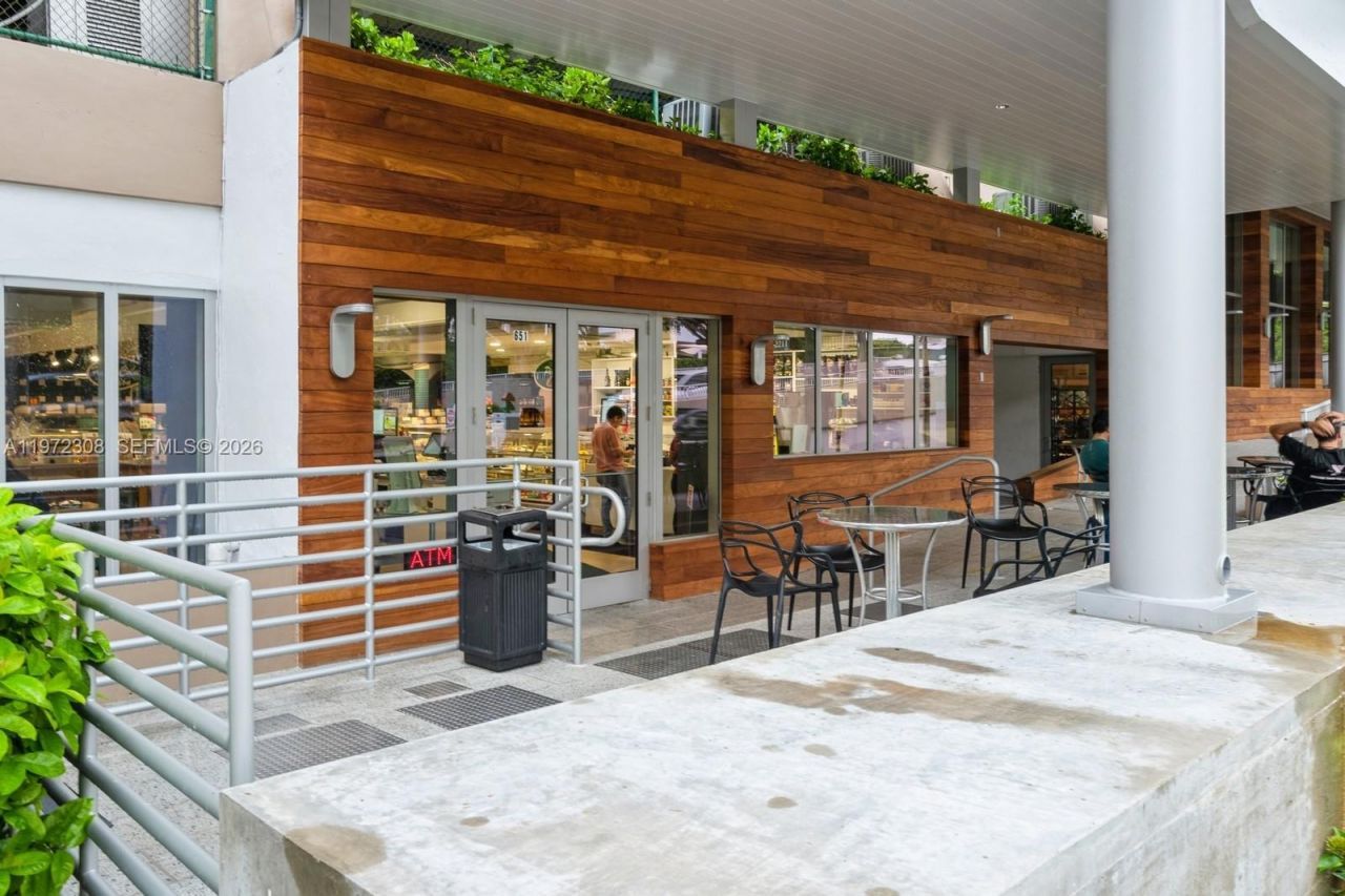 540 Brickell Key Dr, Unit 504, Miami, FL 33131 Photo