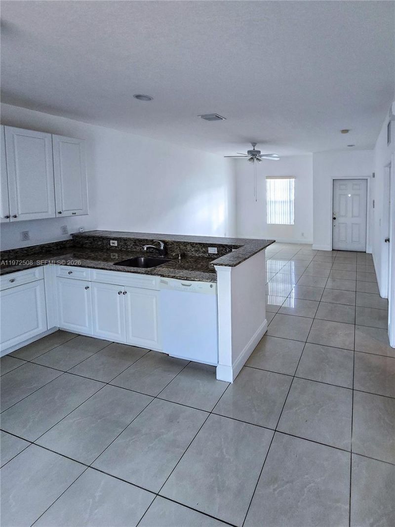 4216 Leo Ln, Unit 2E, Riviera Beach, FL 33410 Photo