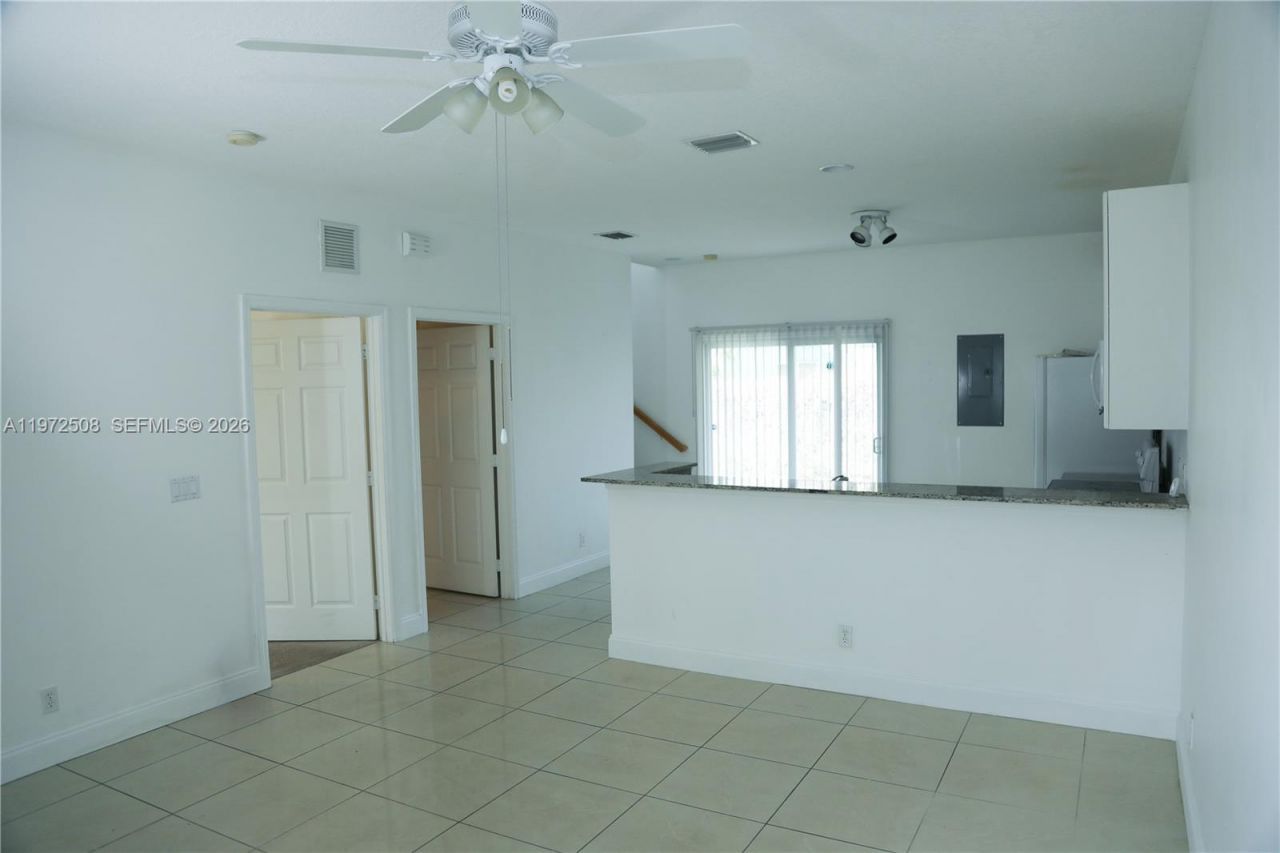 4216 Leo Ln, Unit 2E, Riviera Beach, FL 33410 Photo