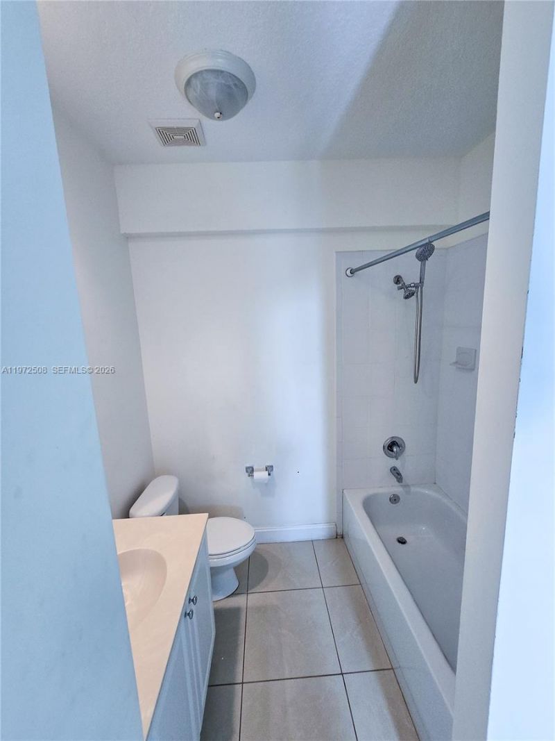 4216 Leo Ln, Unit 2E, Riviera Beach, FL 33410 Photo