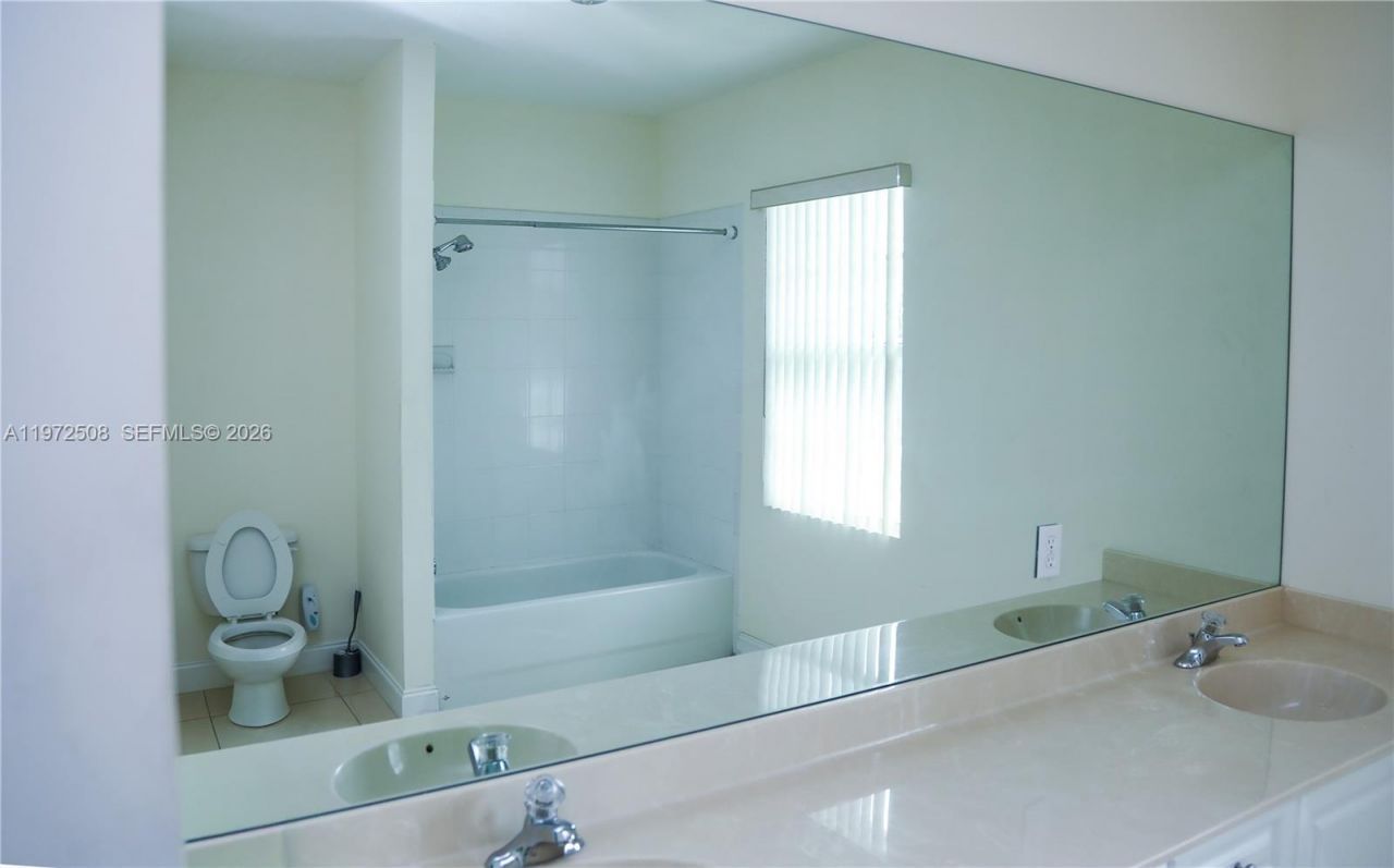 4216 Leo Ln, Unit 2E, Riviera Beach, FL 33410 Photo