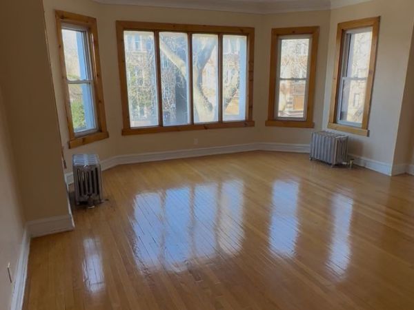 7825 S Phillips Avenue, Chicago, IL 60649