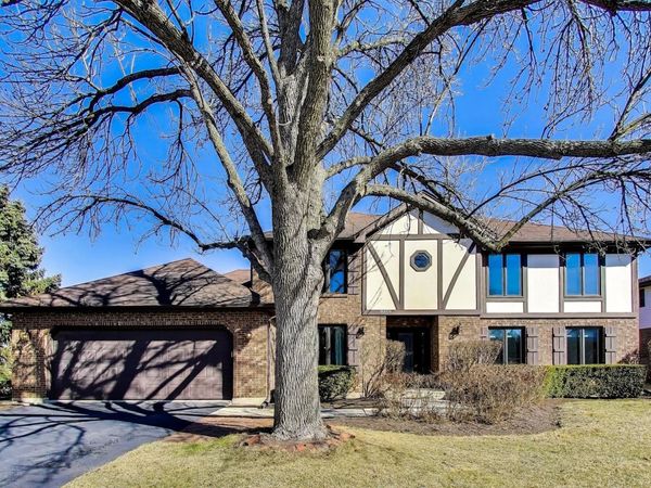 6201 Sleepy Hollow Lane, Lisle, IL 60532