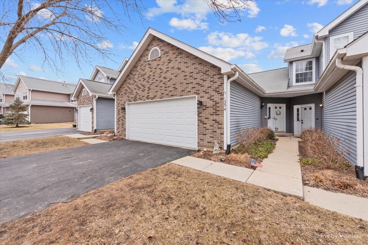 1354 Essex Street, Algonquin, IL 60102 Main Photo