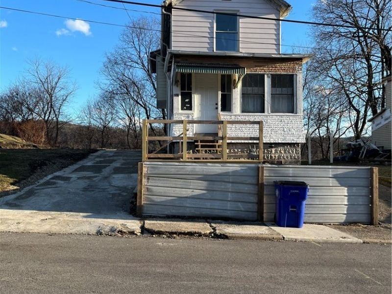 1216 Erie Street, East Liverpool, OH 43920 Photo 1