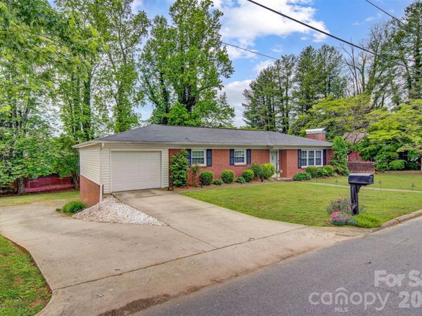 1019 Pennton Avenue SW, Lenoir, NC 28645