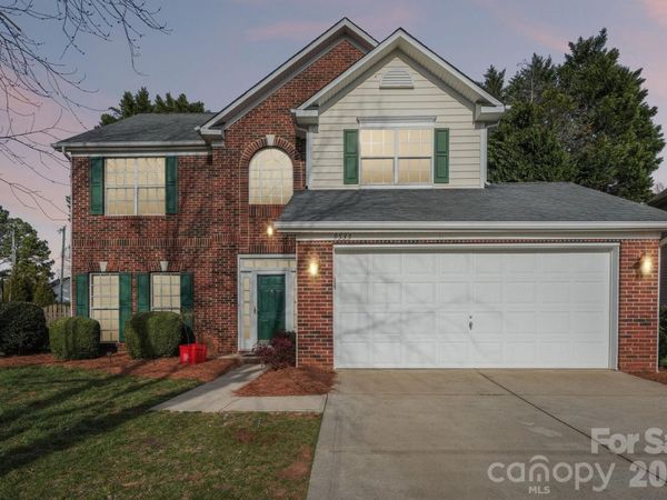 9533 Autumn Applause Drive, Charlotte, NC 28277