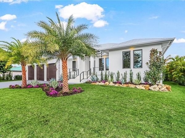 2393 Longboat DR, NAPLES, FL 34104