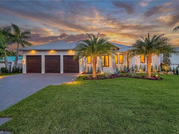 2393 Longboat DR, NAPLES, FL 34104