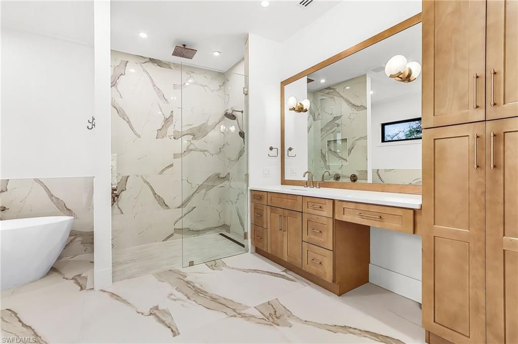 2393 Longboat Dr, Naples, FL 34104 Photo