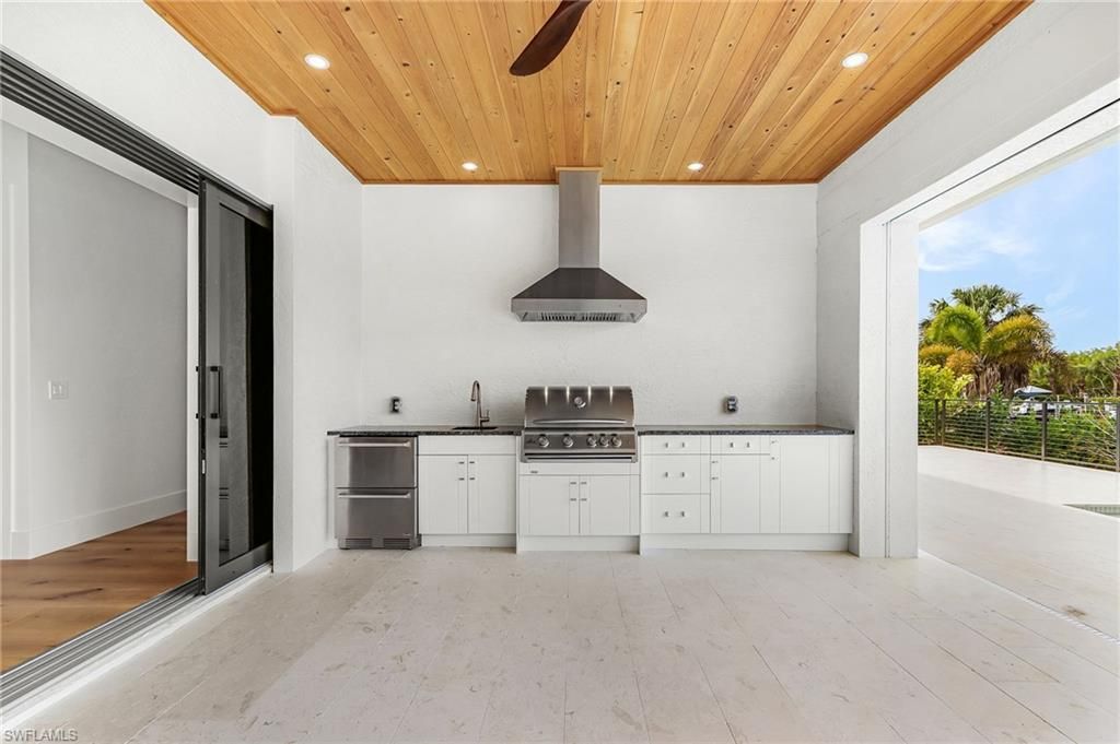 2393 Longboat Dr, Naples, FL 34104 Photo