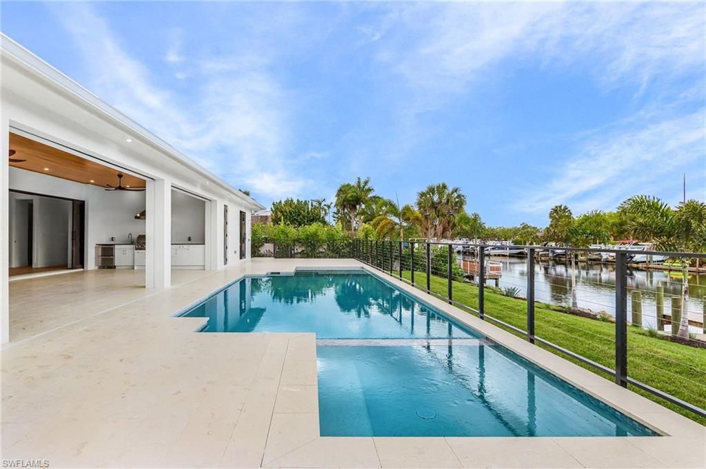 2393 Longboat Dr, Naples, FL 34104 Photo