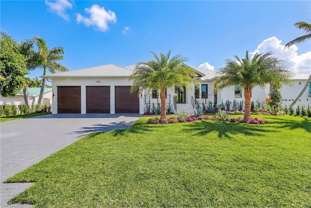 2393 Longboat Dr, Naples, FL 34104 Photo