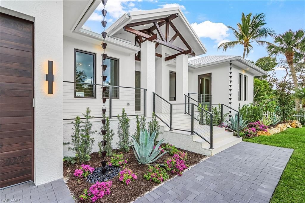 2393 Longboat Dr, Naples, FL 34104 Photo