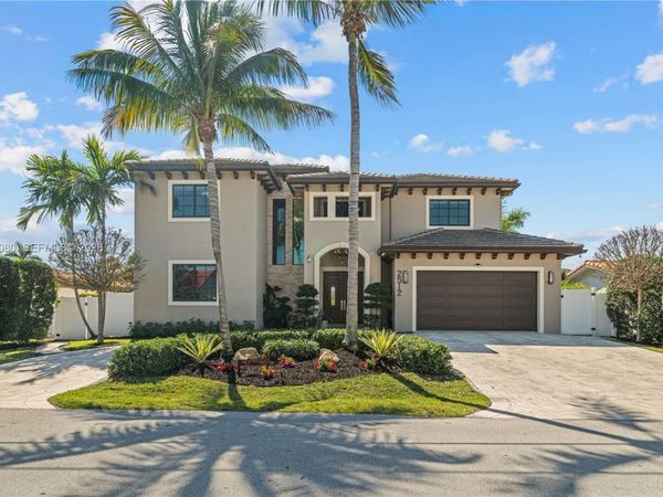 2512 SE 9th St, Pompano Beach, FL 33062