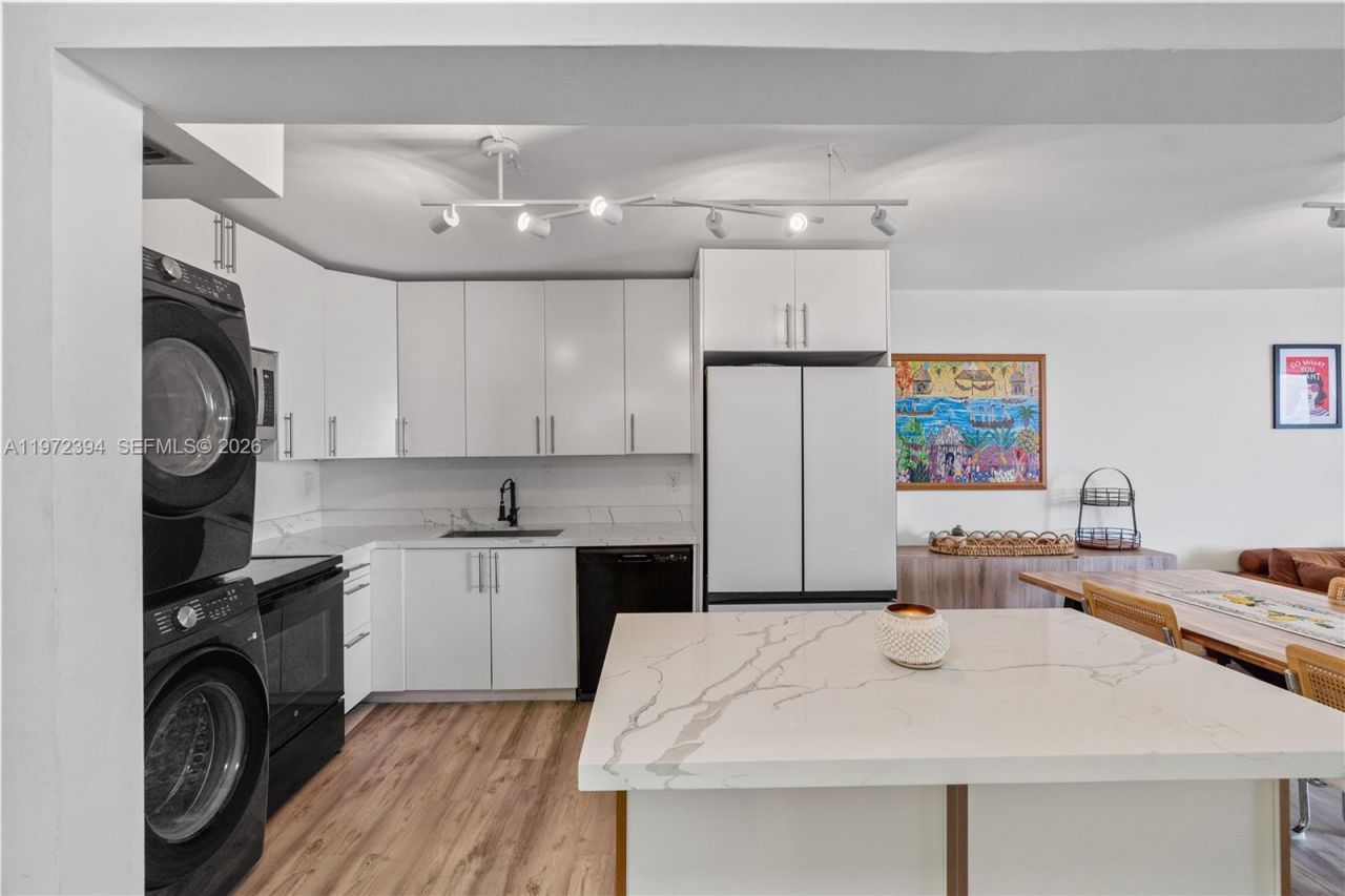 1865 Brickell Ave , Unit A2006, Miami, FL 33129 Photo