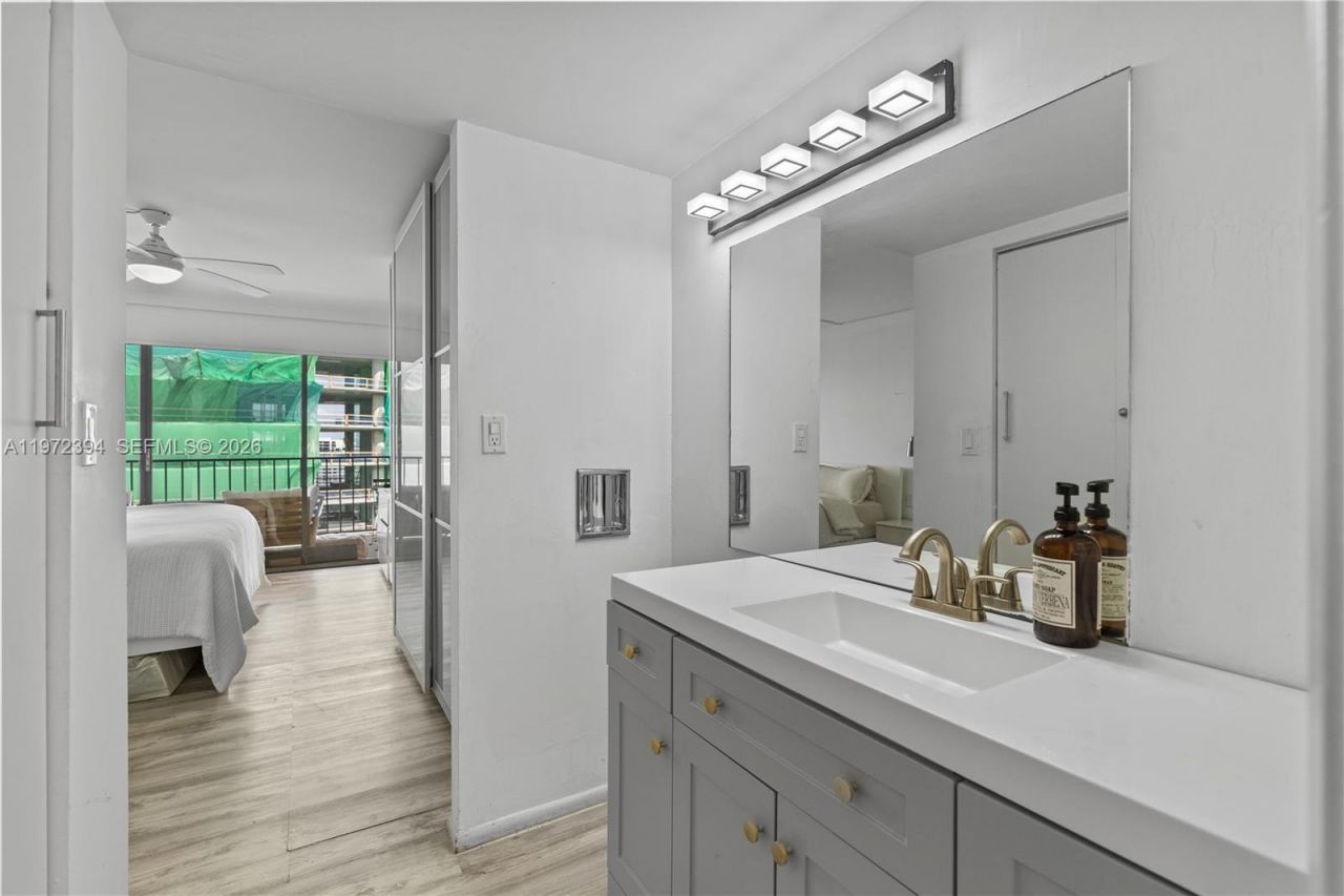 1865 Brickell Ave , Unit A2006, Miami, FL 33129 Photo