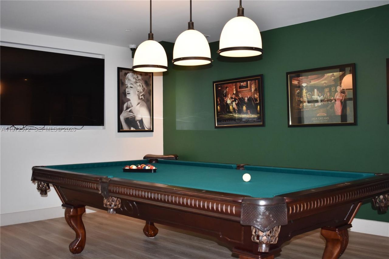 17555 Collins Ave , Unit 406, Sunny Isles Beach, FL 33160 Photo