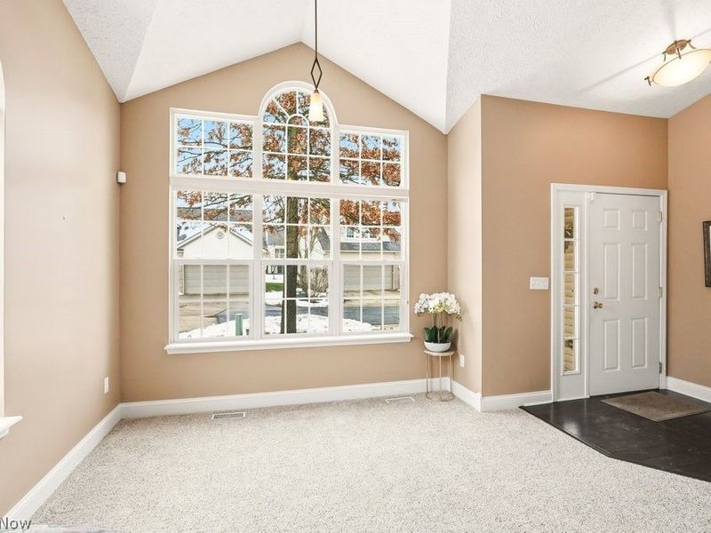 2551 Edgebrook Crossing, Twinsburg, OH 44087 Photo 2