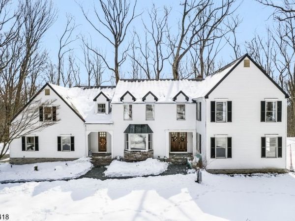 31 Warren Cutting, Chester, NJ 07930