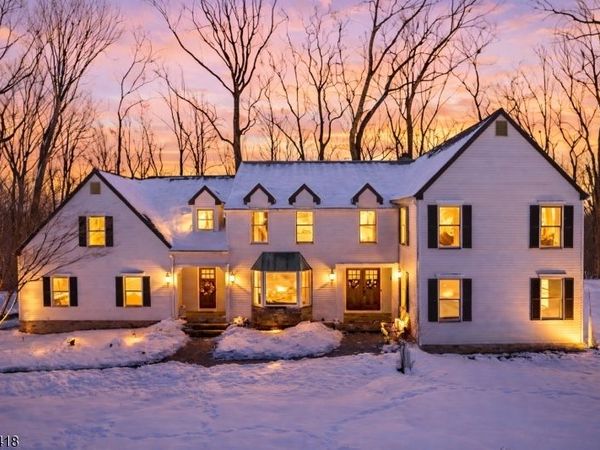 31 Warren Cutting, Chester, NJ 07930