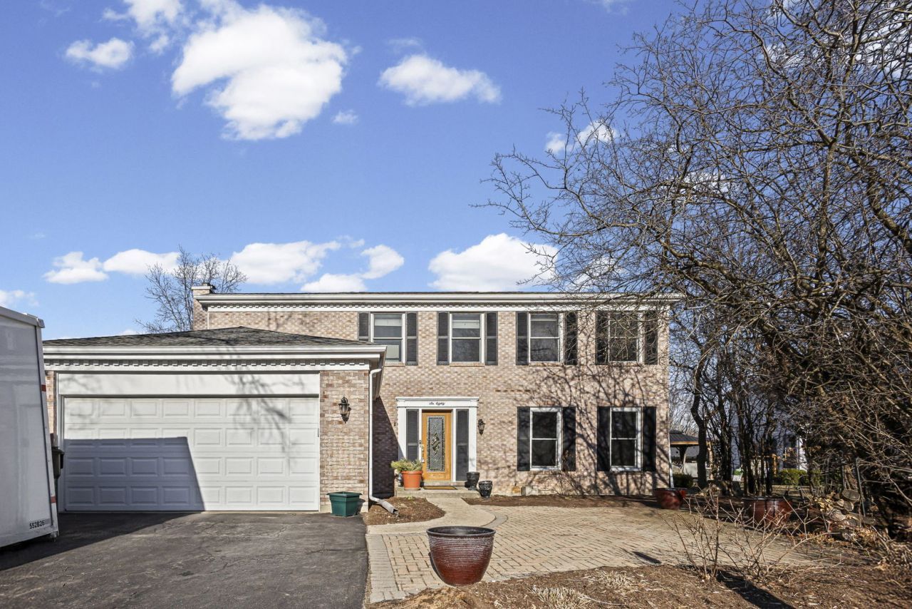 680 Lions Drive, Lake Zurich, IL 60047 Main Photo