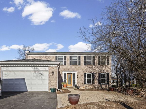 680 Lions Drive, Lake Zurich, IL 60047