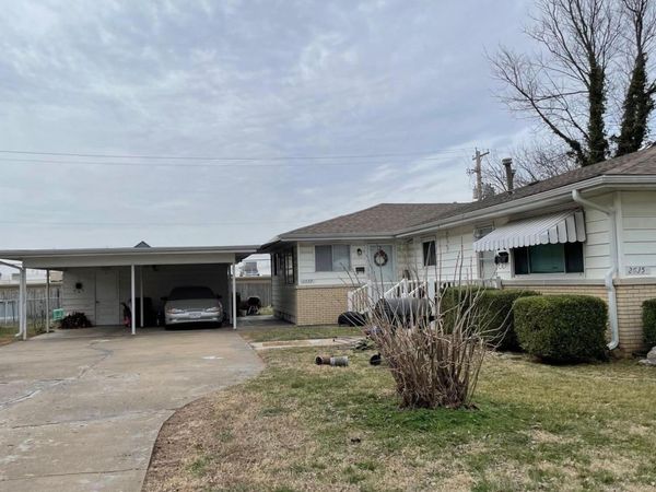 2635 S Stewart Avenue, Springfield, MO 65804