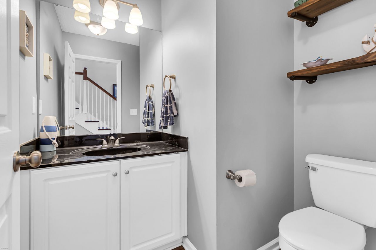 2111 Razorback Lane Photo 14