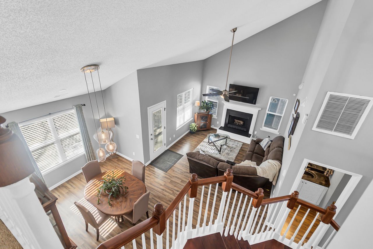 2111 Razorback Lane Photo 25