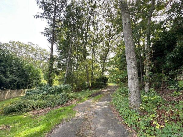 55 Juneau Boulevard , Woodbury, NY 11797