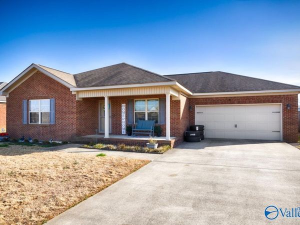 106 Ivy Darlene Drive, New Market, AL 35761