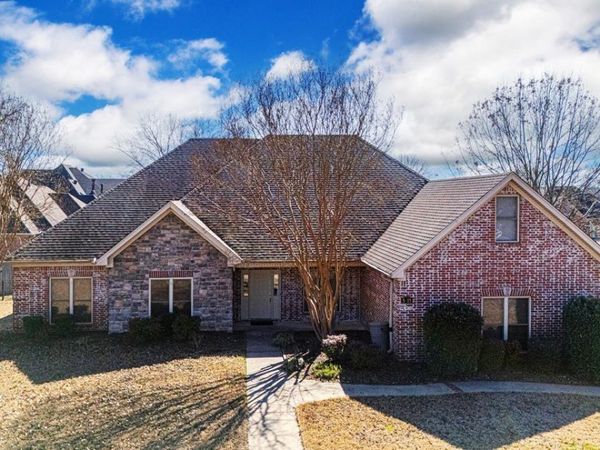 5015 Caribbean Drive W, Benton, AR 72019