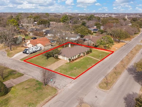 1002 Berkley Drive , Cleburne, TX 76033