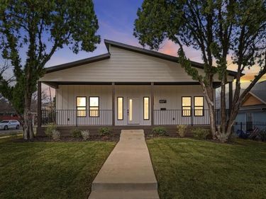 901 Elsbeth Street, Dallas, TX 75208